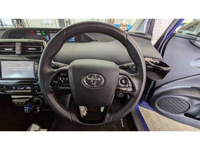 トヨタ プリウス