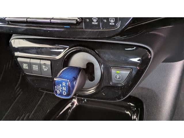 トヨタ プリウス