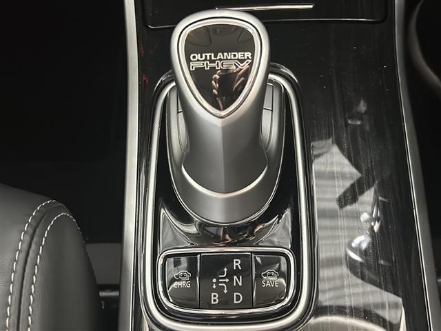 三菱 アウトランダーPHEV