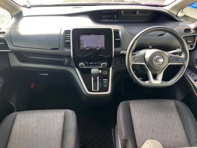 日産 セレナ