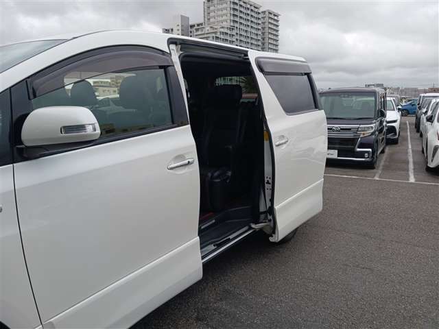 トヨタ アルファードハイブリッド