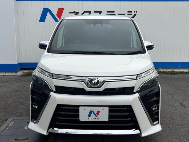 トヨタ ヴォクシー