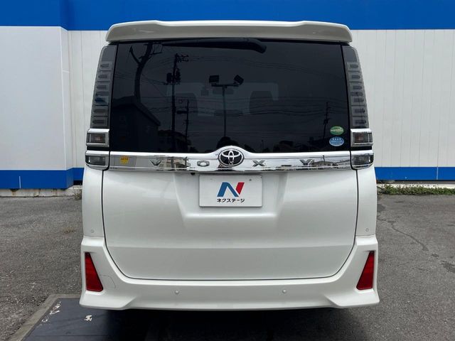 トヨタ ヴォクシー