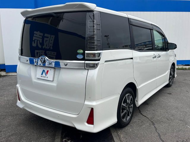 トヨタ ヴォクシー