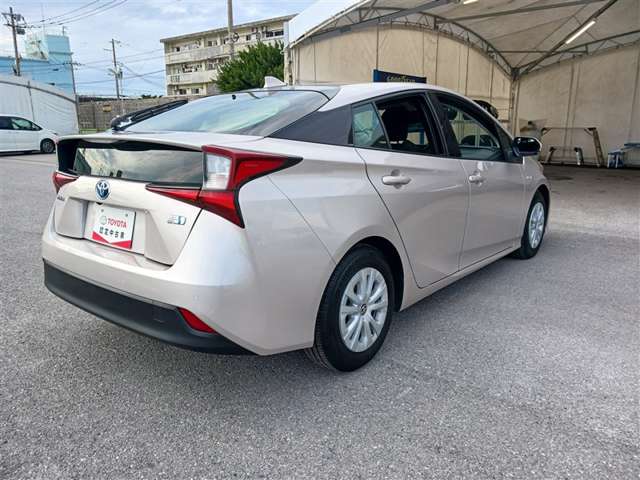 トヨタ プリウス