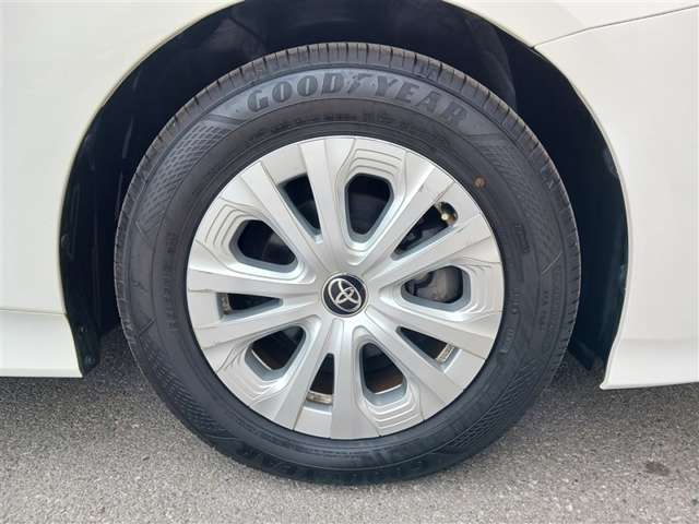 トヨタ プリウス