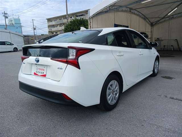 トヨタ プリウス