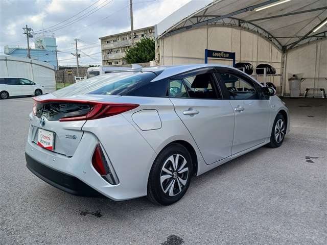 トヨタ プリウスPHV