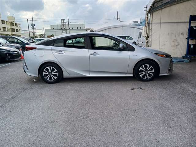 トヨタ プリウスPHV