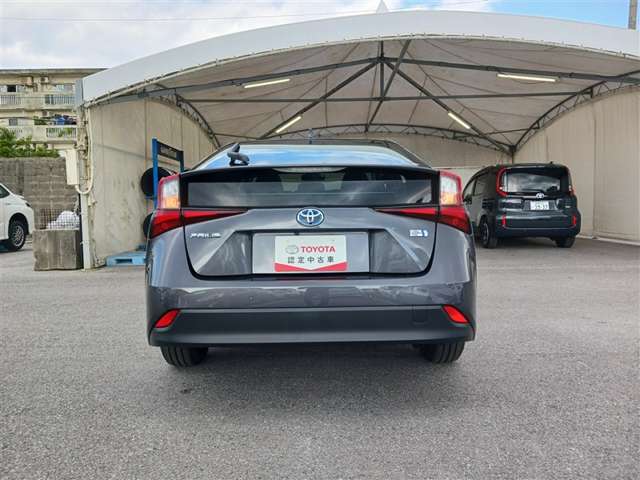 トヨタ プリウス