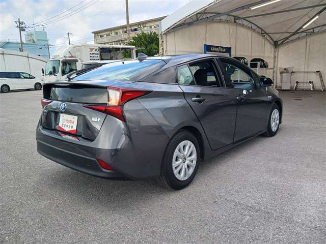 トヨタ プリウス