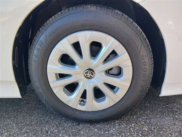 トヨタ プリウス