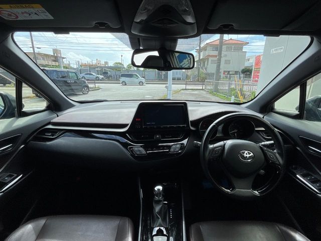 トヨタ C-HR