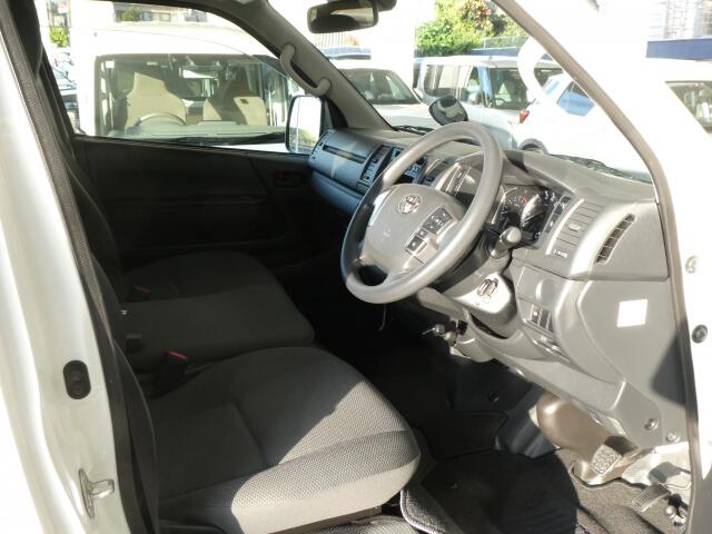 トヨタ ハイエースバン