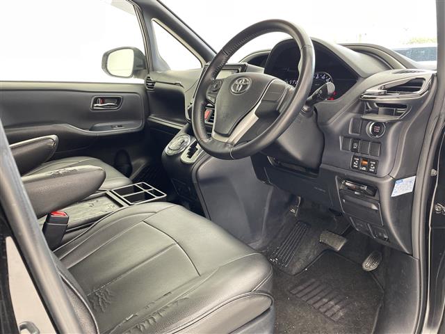 トヨタ ヴォクシー