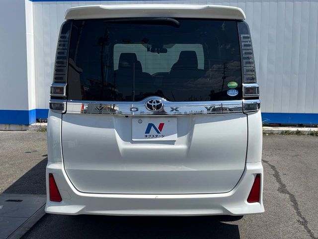 トヨタ ヴォクシー