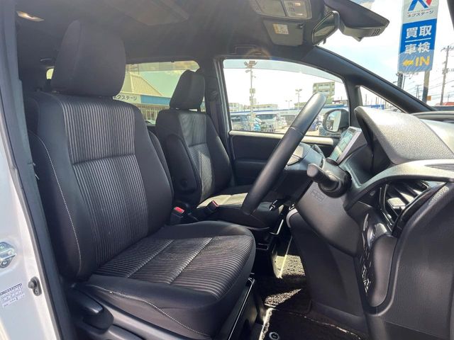 トヨタ ヴォクシー