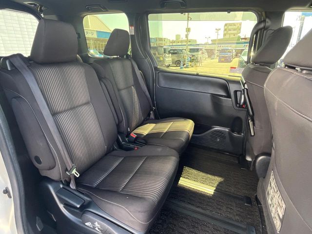 トヨタ ヴォクシー