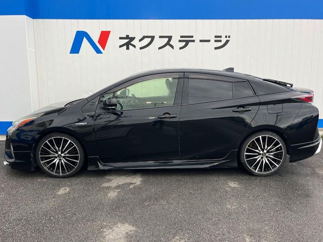 トヨタ プリウス