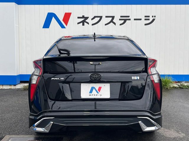 トヨタ プリウス