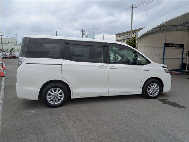 トヨタ ヴォクシー