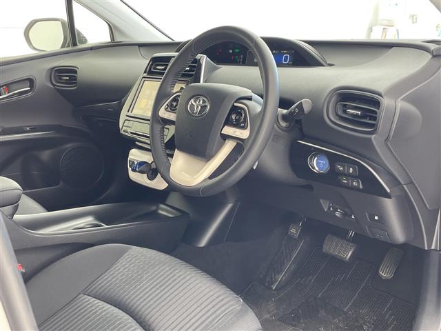 トヨタ プリウス