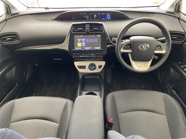 トヨタ プリウス