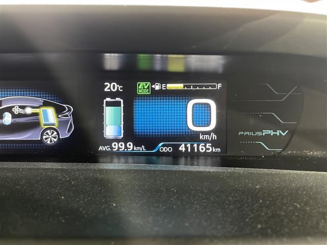 トヨタ プリウスPHV