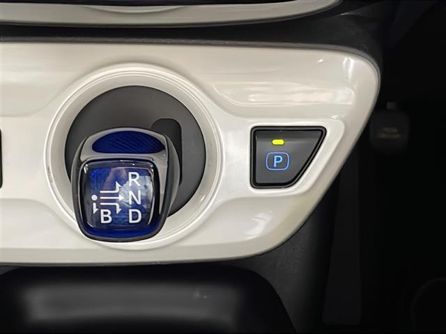 トヨタ プリウス