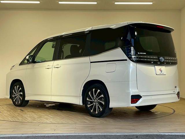 トヨタ ヴォクシー