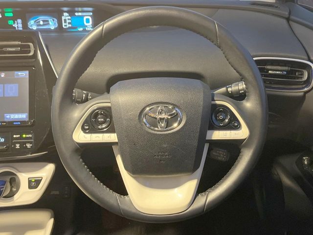 トヨタ プリウス