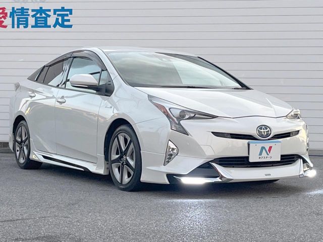 トヨタ プリウス