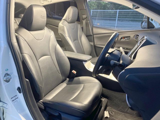 トヨタ プリウス