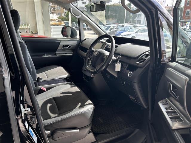 トヨタ ヴォクシー