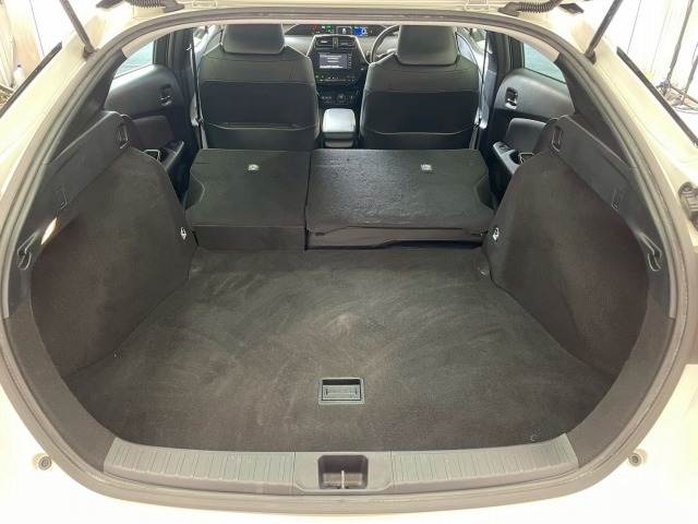 トヨタ プリウス