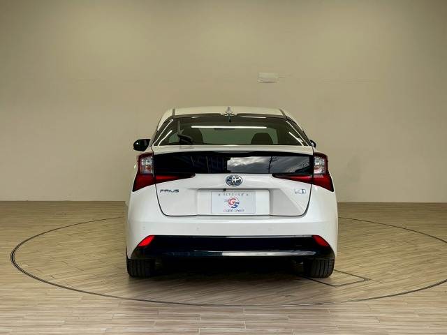 トヨタ プリウス