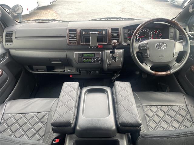 トヨタ ハイエースバン