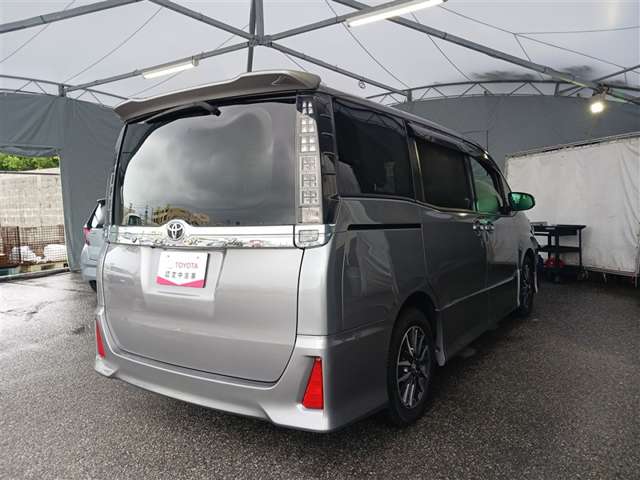 トヨタ ヴォクシー