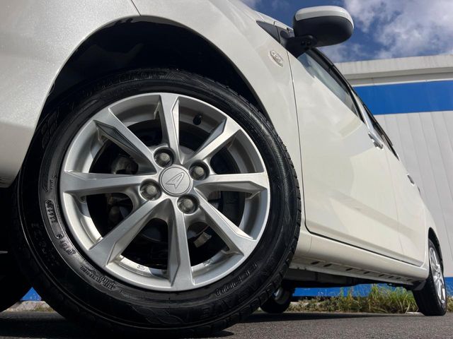 ダイハツ ミライース