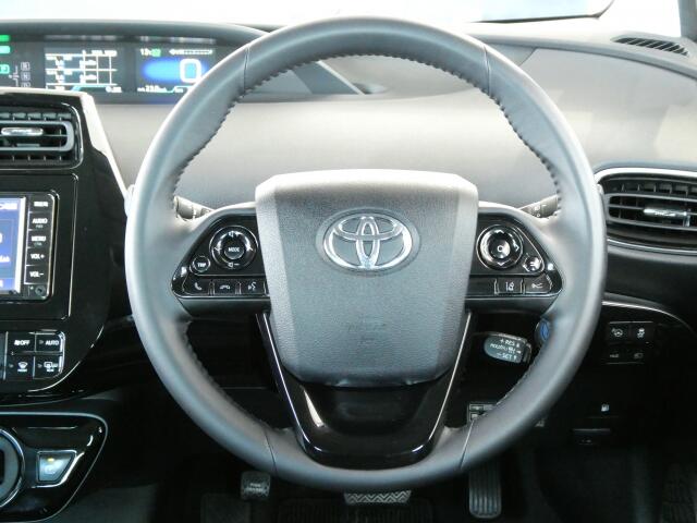 トヨタ プリウス