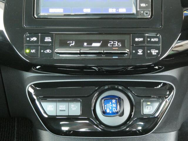 トヨタ プリウス