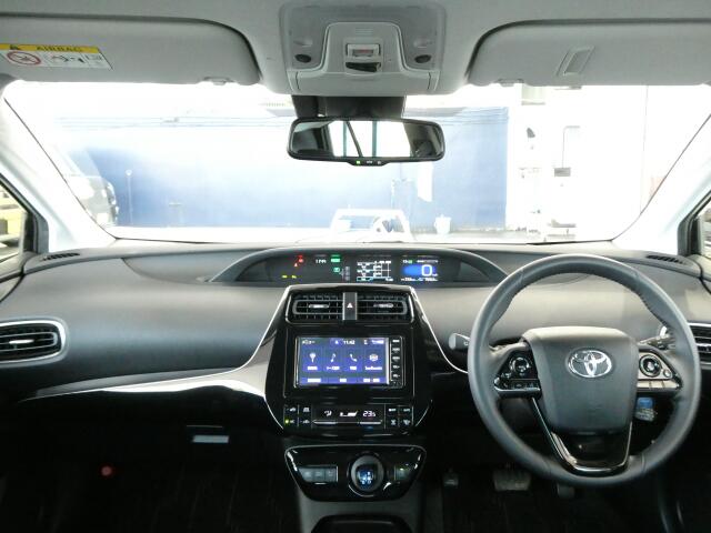 トヨタ プリウス