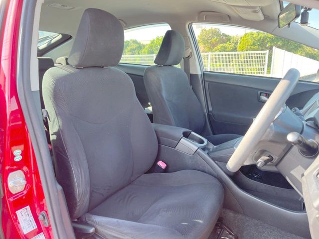 トヨタ プリウス