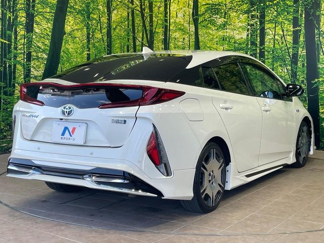 トヨタ プリウスPHV