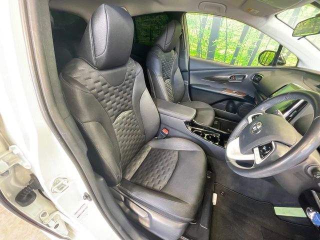 トヨタ プリウスPHV