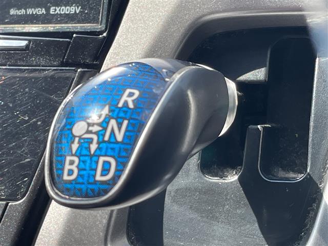 トヨタ プリウスα