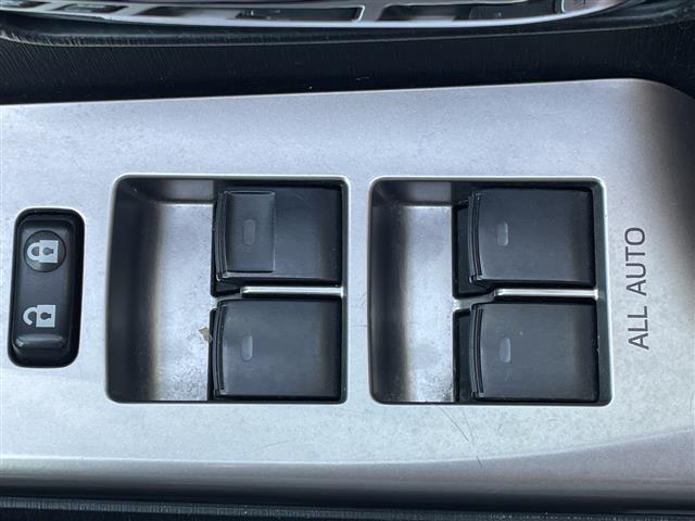 トヨタ プリウスα