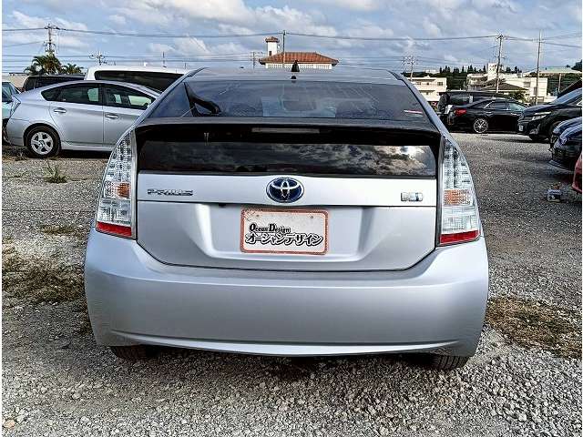 トヨタ プリウス