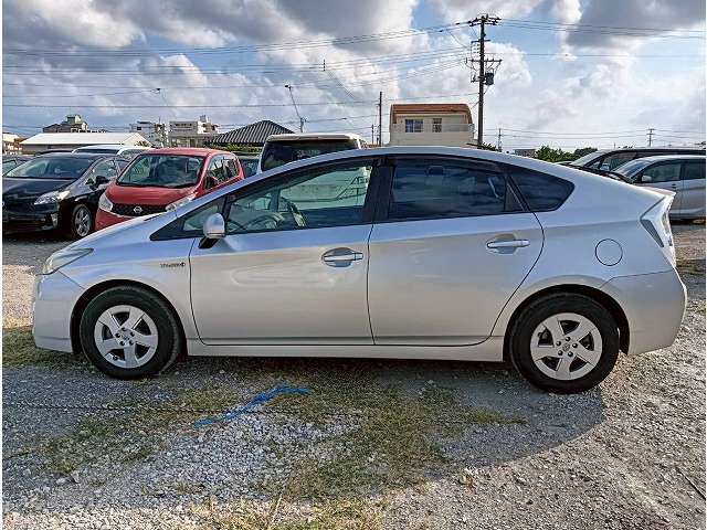 トヨタ プリウス