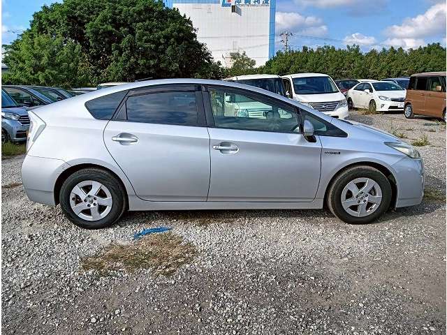 トヨタ プリウス
